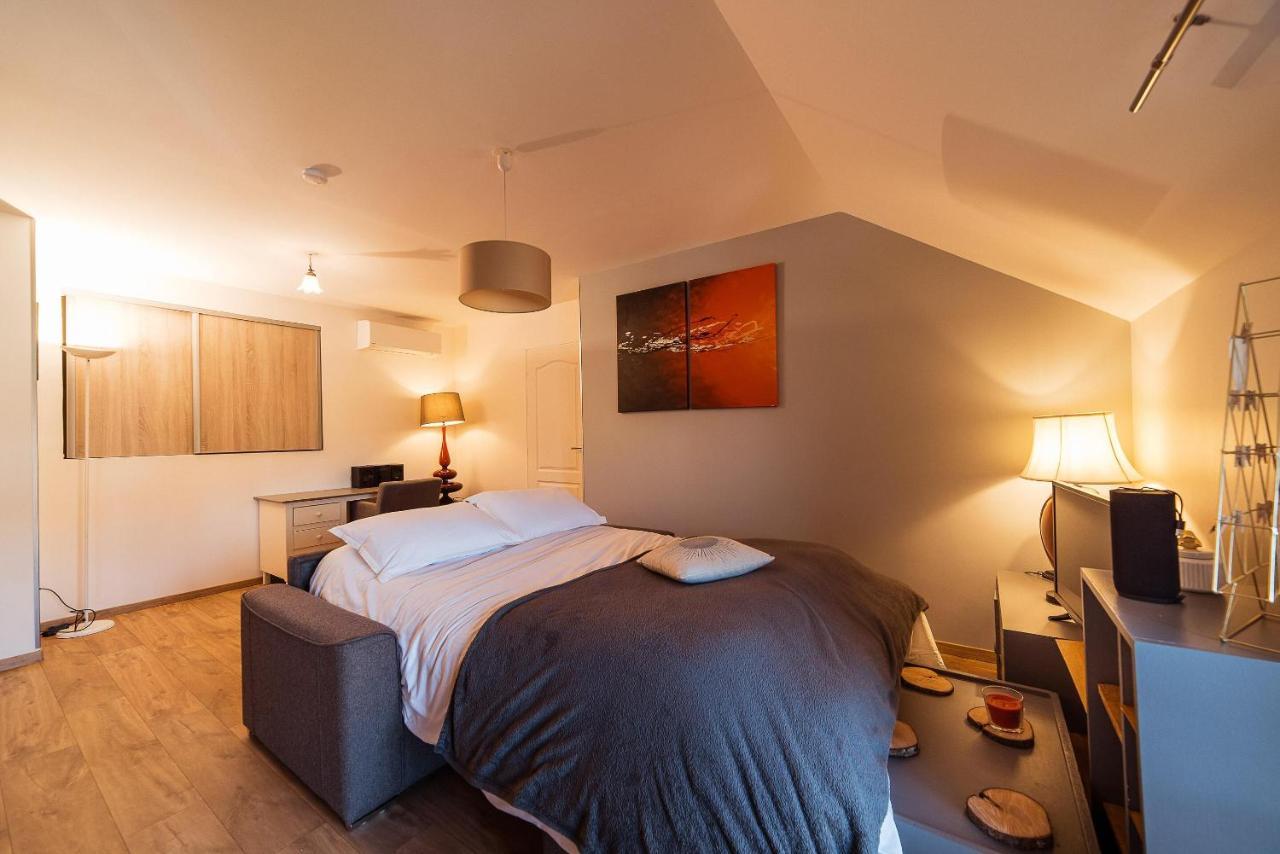 Studio Confortable, Parking Et Jardin Bucheres Bagian luar foto
